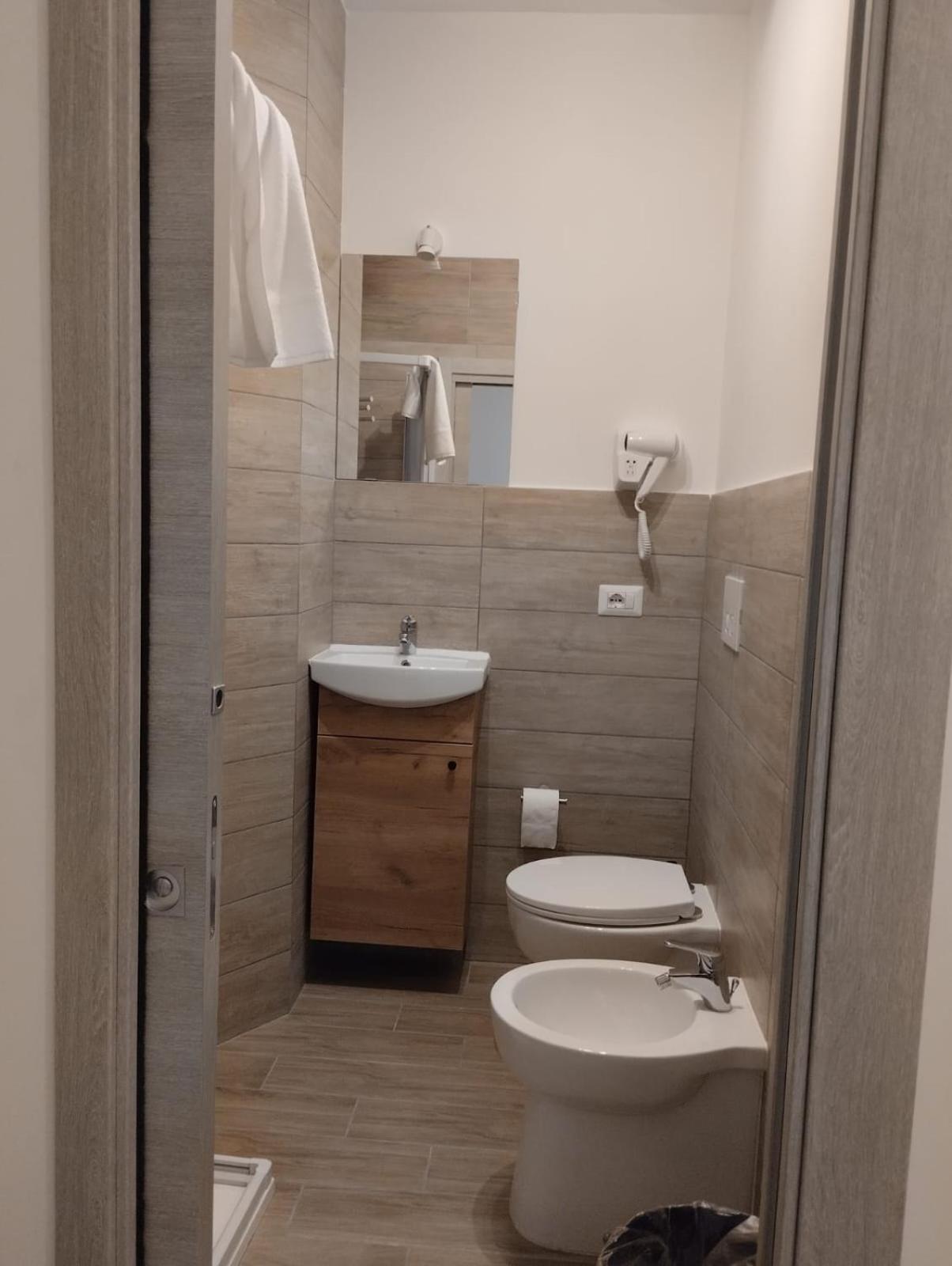 Residence E Appartamenti Cavallerizza Neapel Exteriör bild