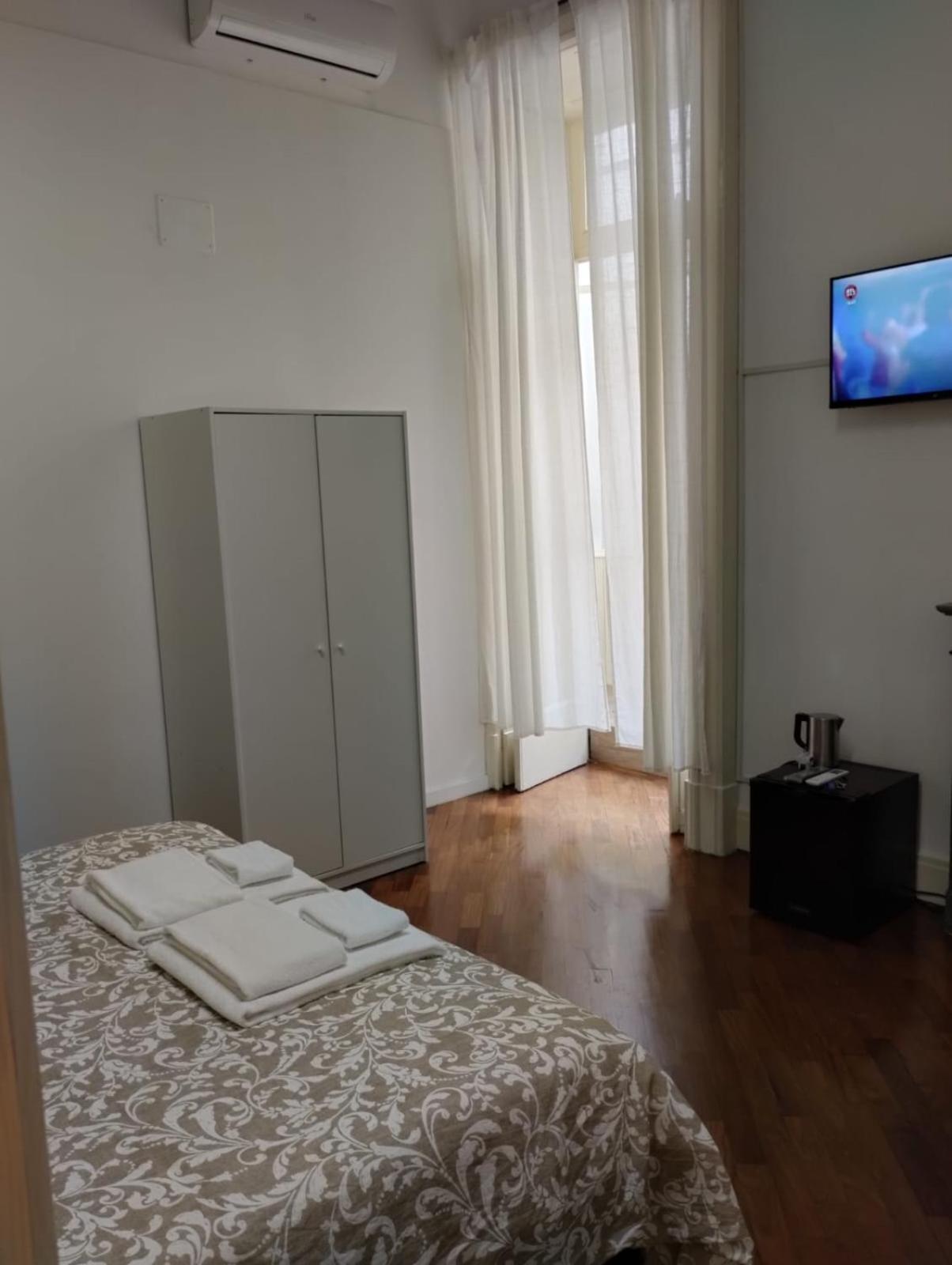 Residence E Appartamenti Cavallerizza Neapel Exteriör bild