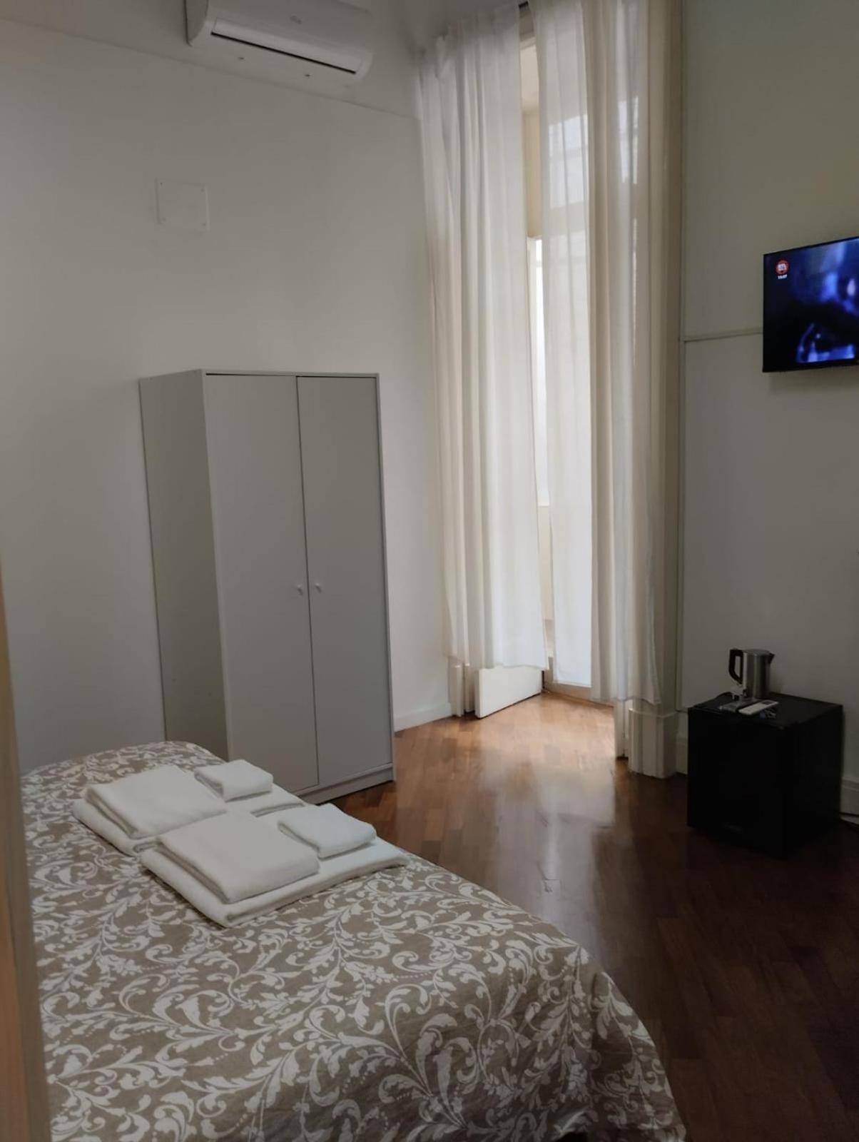 Residence E Appartamenti Cavallerizza Neapel Exteriör bild